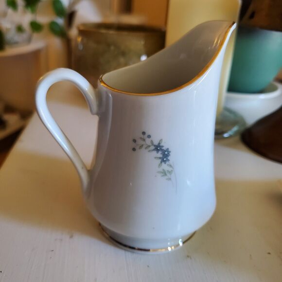 Vintage Jamestown China Creamer Pitcher, Floral with Gold Trim, 4" - Picture 2 of 5